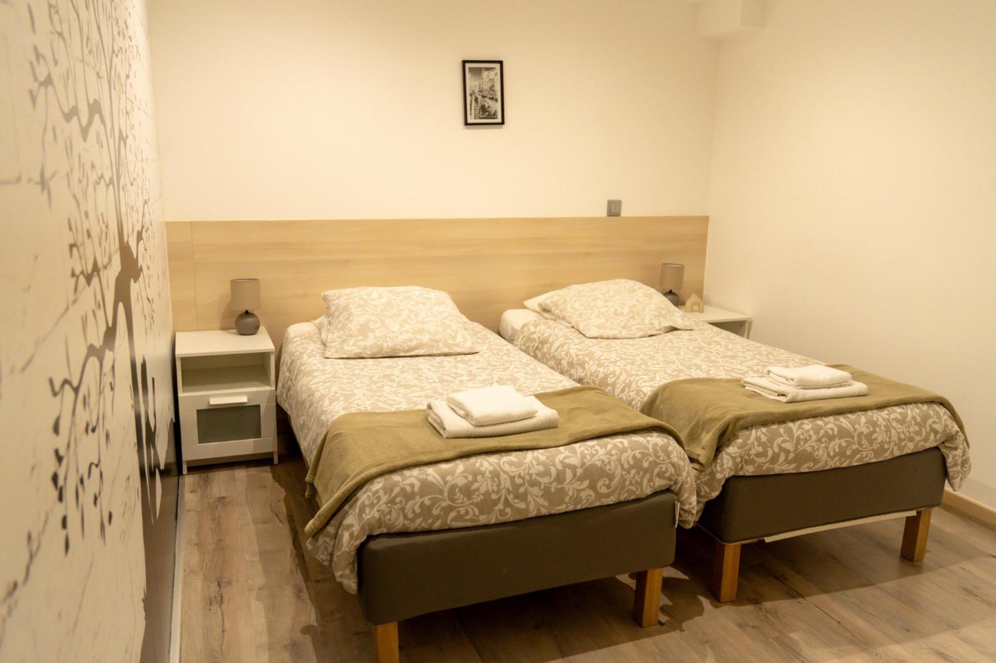 Appartement 1-4 Pers - Aeroport Cdg, Parc Expo, Villepinte - A L'Ombre Du Pin "9" Le Pin  Esterno foto